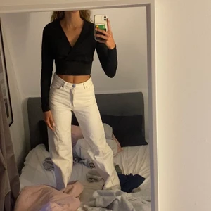 Tröja - Jätte snygg tröja från boohoo, men kommer tyvärr inte till användning (prislappen kvar)💞 säljer för 90kr+frakt✨ kolla även in de andra kläderna jag säljer!!💞