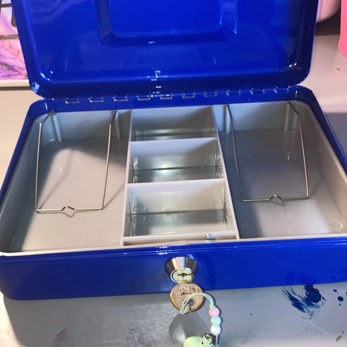 Kasa skåp i bra skick💞 - 90