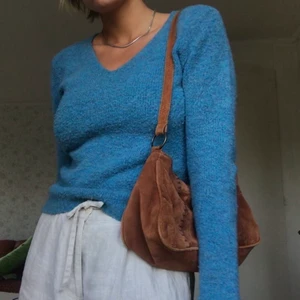 Så snygg väska! - Så snygg mochaväska köp secondhand i fint skick!💞 Bara att fråga om bild på fack önskas! 