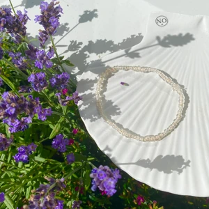 Pärlarmband - Jag och min syster gör egna armband, halsband och smycken tillsammans💙💙 här hittar ni exempel men om ni har önskemål så är det bara att höra av sig🤍🤍🤍🤍 armbanden kostar runt 30-50kr💜