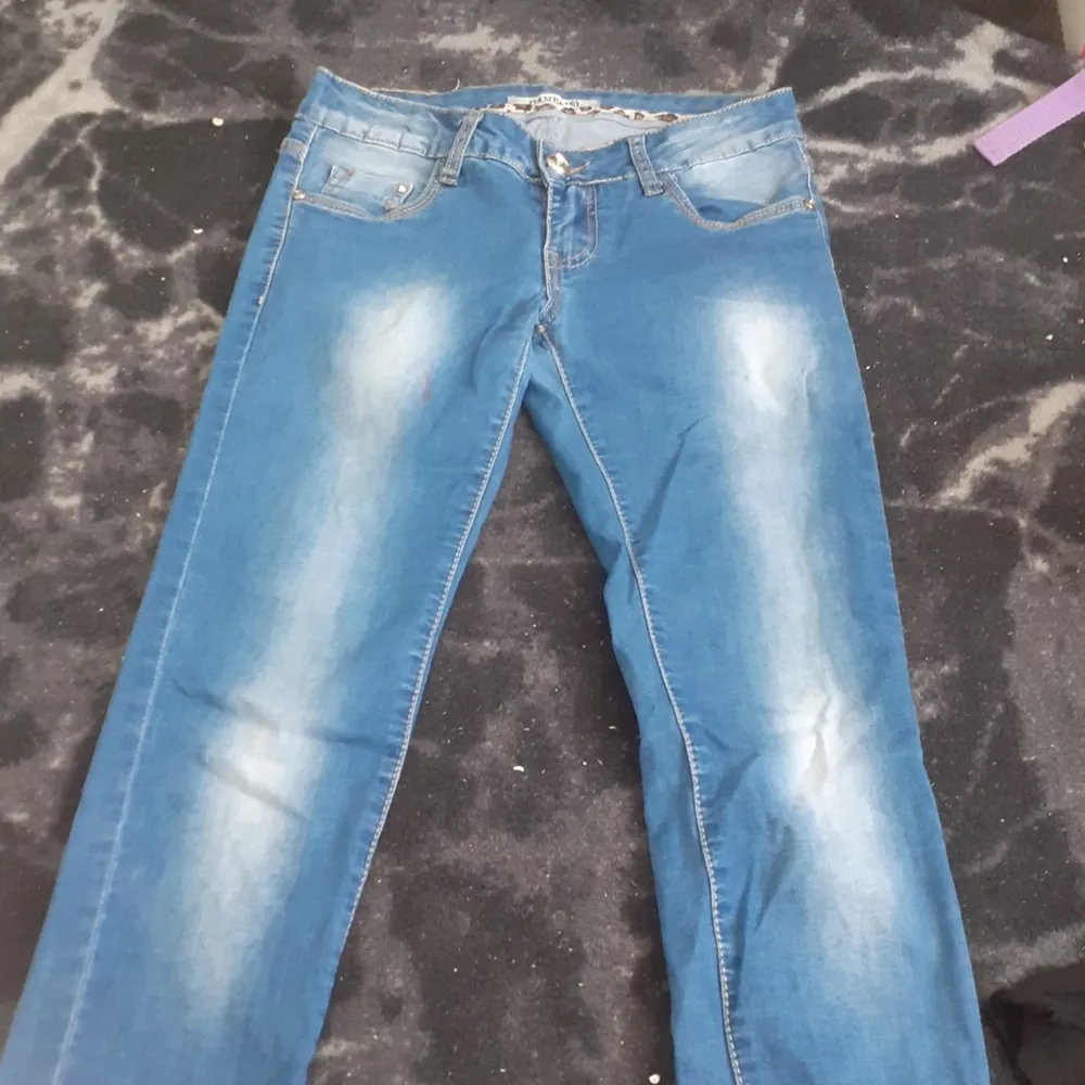 Jätte fina jeans byxor för ett väldigt billigt pris <3. Jeans & Byxor.