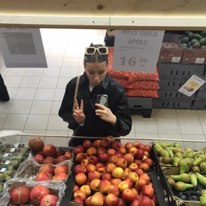 Feta glajor - Otroligt snygga solglasögon från Ginas vårkollektion. Köparen står för frakten. Buda i kommentarerna om du är intresserad, lycka till.🤩