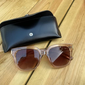 Solglasögon - Inte ens provade, säljer i förpackning! One size