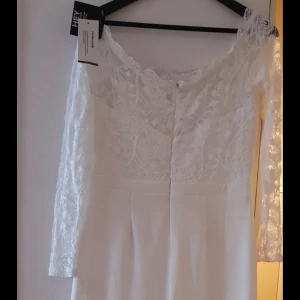  Jumpsuit EU 42 - Off Shoulder White Lace Jumpsuit