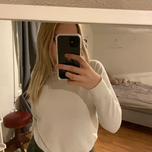 Tjocktröja  - Kommer ej till användning strl S , från HM 