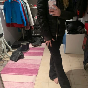 Vår jaka  - Svart fin anväd några få gånger💕