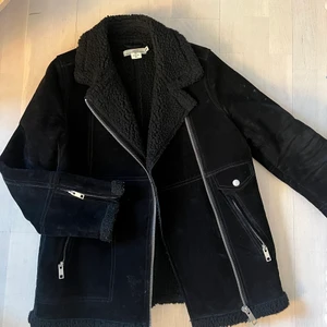 H&M fodrad jacka - Oversize modell i äkta läder med teddyfoder