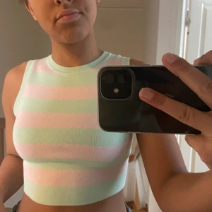 Zara topp - Helt oanvänd topp från zara i storlek S 💚💖super fin och lappen är kvar. 