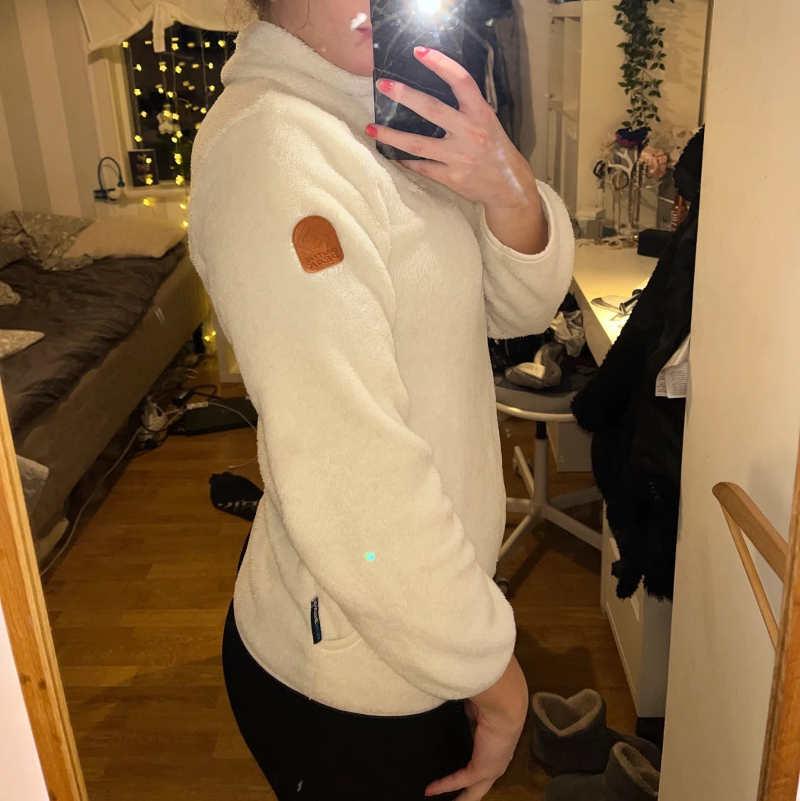 Vit fluffig kofta - 90