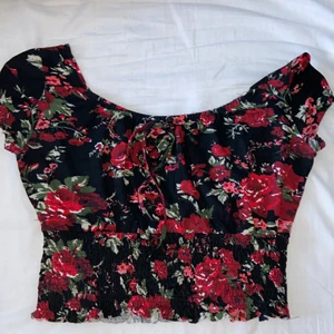 Tröja - Nästan ny fin tröja som inte har använt så mycket