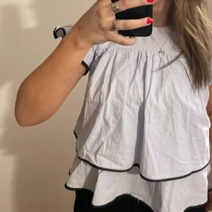 zara blus storlek S - Jättesöt tröja från zara, endast använd ett fåtal gånger så den är som ny