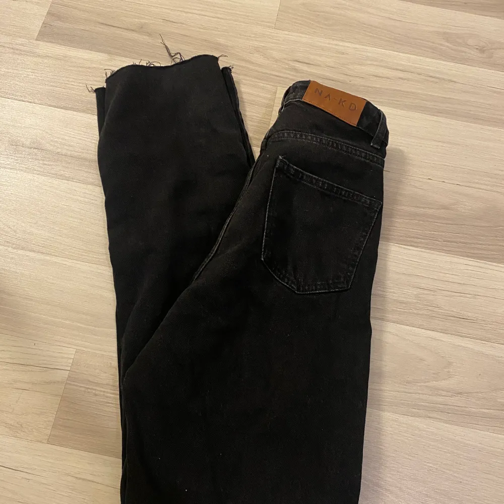 Helt nya jeans från nakd, lappen är tyvärr av men dom är aldrig använda sen dom köptes. 200 plus frakt! . Jeans & Byxor.