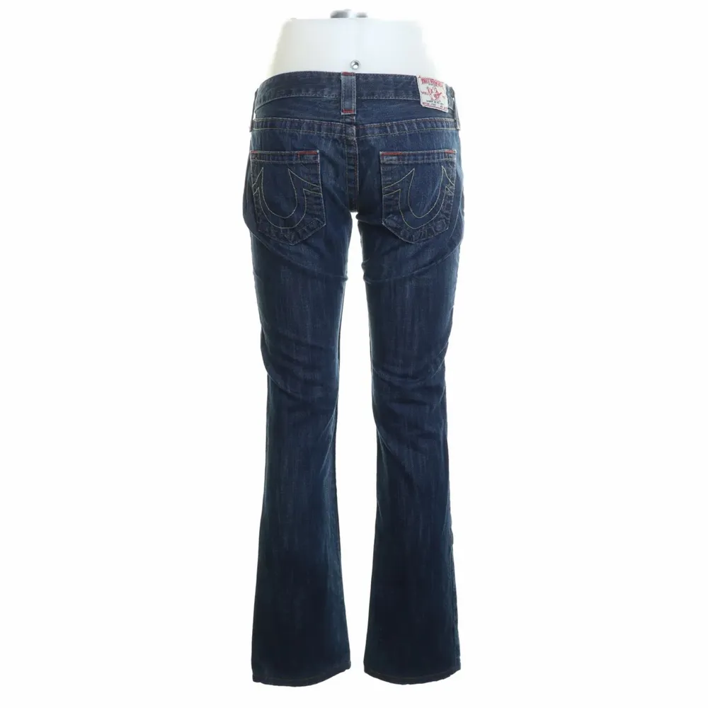 Lågmidjade True religion jeans. Storlek:36                    Midjemått:80.    Inga defekter, använda få gånger!. Jeans & Byxor.