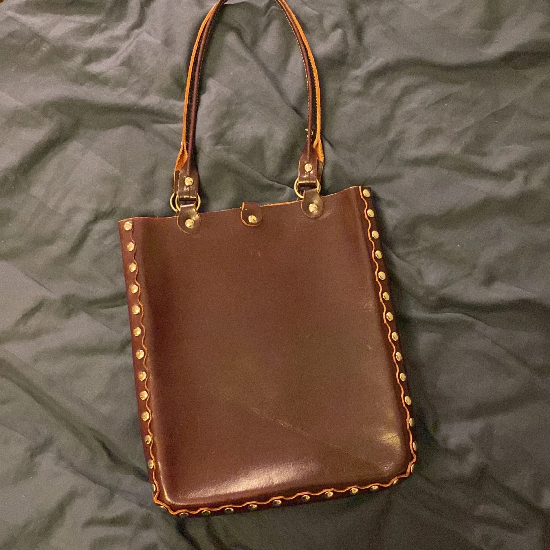 Gammaldags brun/lila handväska  - 90