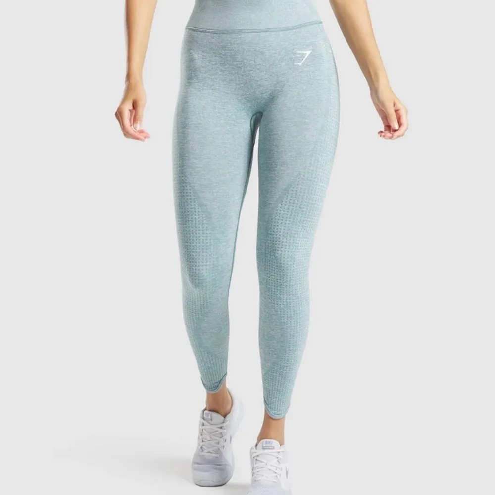 Gymshark leggings som formar rumpan super snyggt! Strl XS, aldrig använda. Nypris 600 kr.. Jeans & Byxor.