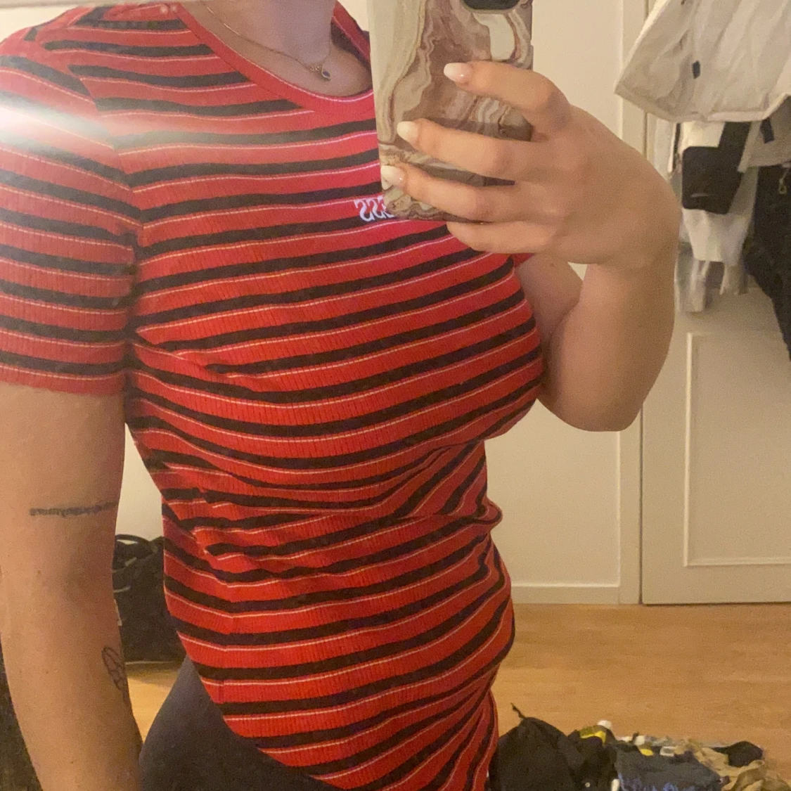 Oanvänd guess tröja - 90