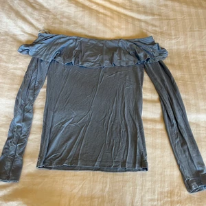 Blå tröja  - Blå tröja i storlek M. 