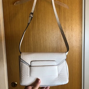 Väska  - Mina söta väska från Lindex! Endast använd på studenten och i nyskick! #väska #studentväska #studenten