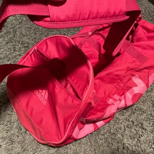 Adidas gymbag  - Oanvänd