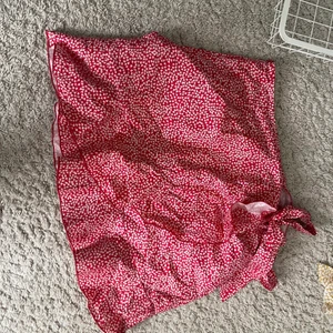 Omlottkjol - Superfin omlottkjol, storlek L men passar m. 80kr