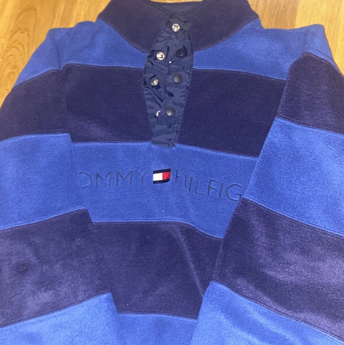 Tommy hilfiger size L  - 91