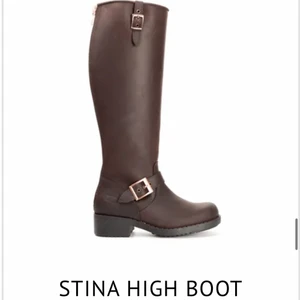 Johnny bulls - Helt oanvända Johnny Bulls skor! Säljer då dem inte kommer till användning. Nypris-2000 säljer för 500+ frakt!  Storlek 38, Passar mig som har 39