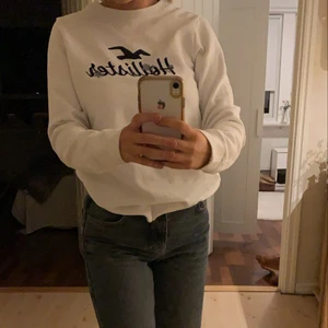 Vit tröja - Superskön tröja från hollister, fint skick, krit vit