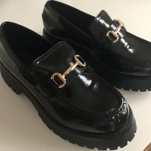 Chunky loafers  - Chunky loafers från Asos - Aldrig använda, säljs pga att de är för små
