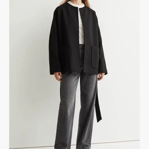 Söker  - Söker denna jacka från hm i storlek xs