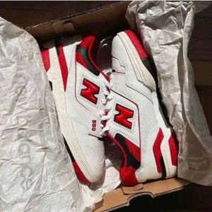 NEW BALANCE 550 RED ♦️ - NEW BALANCE 550 RED ♦️  TILLGÄNGLIGA STORLEKAR ⬇️  • EU40-45  • PRIS FRÅN 2099kr Fri Frakt   • SKRIV TILL OSS I DM OM DIN STORLEK SAKNAS   • VI NÅS GENOM DM FÖR EVENTUELLA FRÅGOR ELLER FUNDERINGAR!  #erisneakers 
