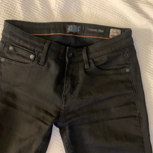 Lågmidjande bootcut jeans - Jättefina lågmidjade bootcut jeans från crocker. Nästan som nya🥰