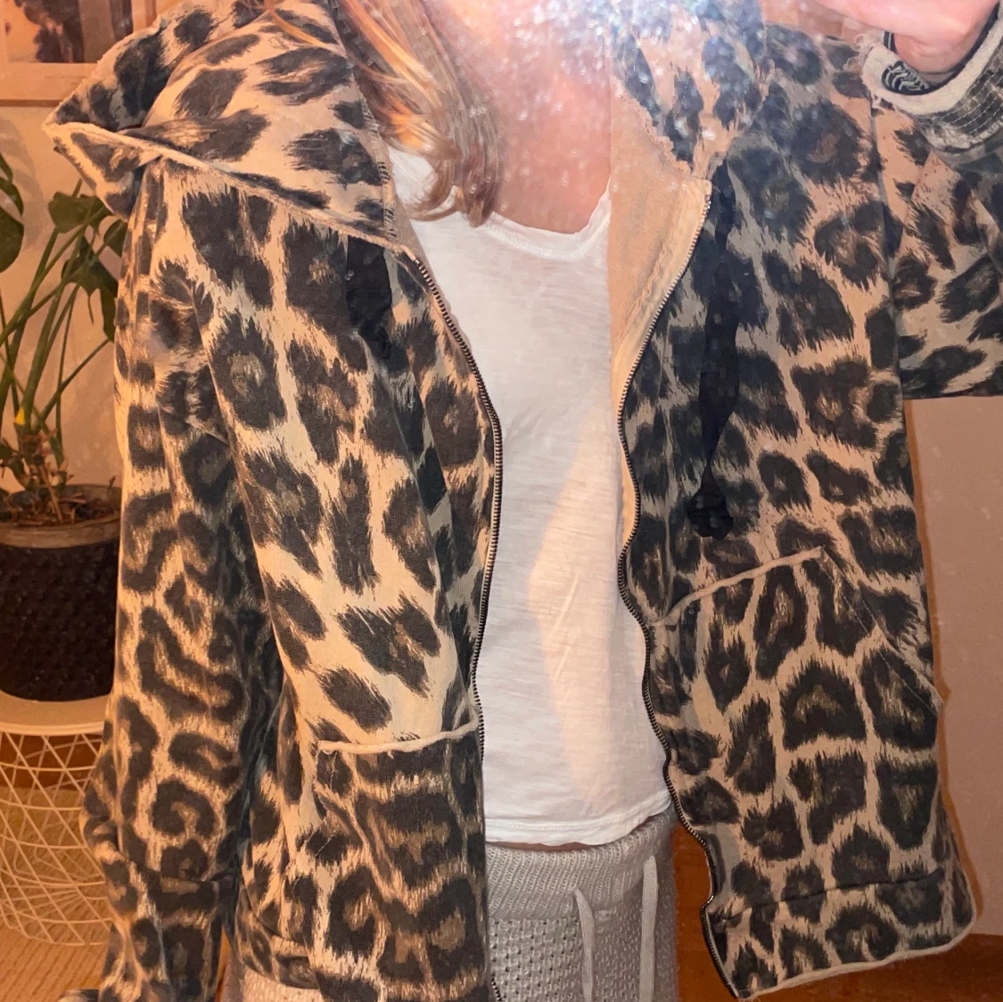 Leopard hoodie med dragkedja
