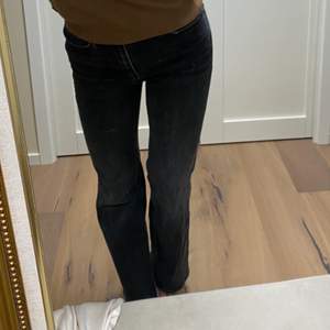 Jeans från twist and tango i storlek 25. Jag är 163 cm och dom är lite för långa på mig 