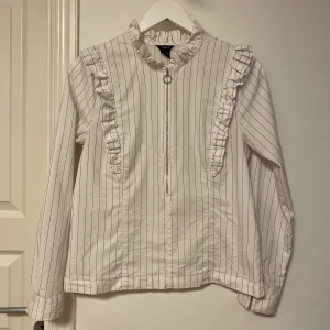 Blus  - Vit blus/skjorta 