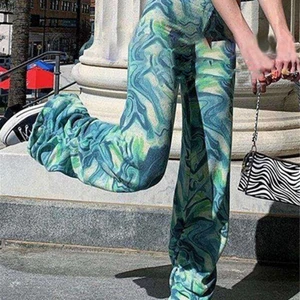 Unika batik/zebra byxor  - Unika blå gröna byxor med volanger nertill😇💚💙  Tyvärr för små för mig så dom kommer inte till användning, Inga skador endast testande😇dom två första bilderna är lånade, skriv för fler bilder 