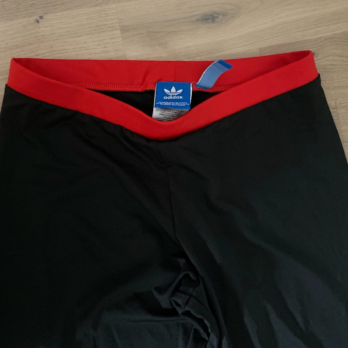 Adidas träningsbyxor - 90