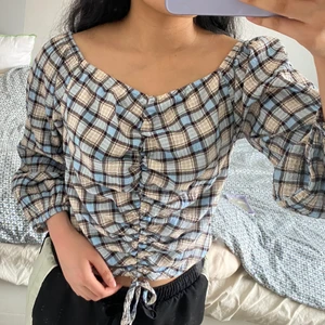 Mönstrad tröja med snöre - Tröja köpt på New yorker strl M