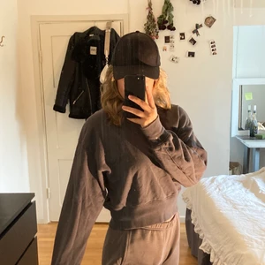 Tröja  - Sweatshirt super mysig, nice färg passar till det mesta 🤎🤎