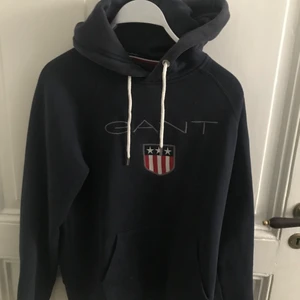 Gant Hoodie - Storlek S. Kan fraktas och mötas 