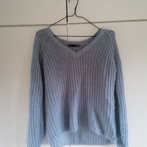 Stickad tröja - Fin blå stickad tröja från lager 157. Strl. XS. Köparen står för frakt! 