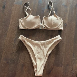 Bikini - Helt ny bikini, endast testat överdelen. 