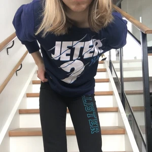 Vintage college tröja - Jättesnygg unik college tröja från beyond retro 🦋 älskar den men säljer för att den är lite för stor :/ så någon annan kommer ha mer glädje av den istället :)