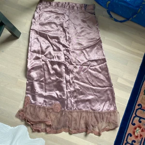 Kjol - Lila jättesöt kjol, aldrig använd