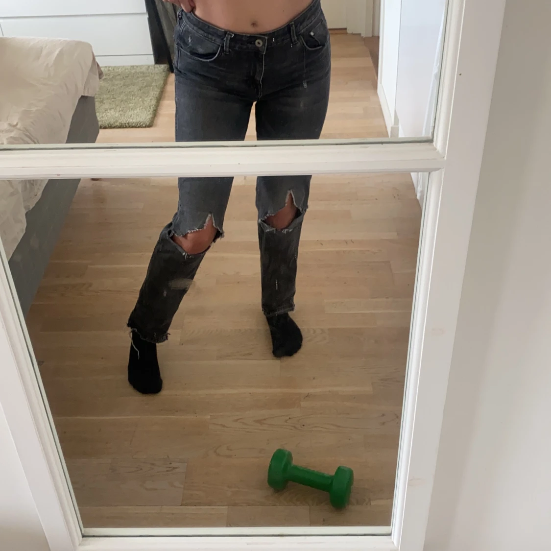 Jättefina mörk gråa jeans