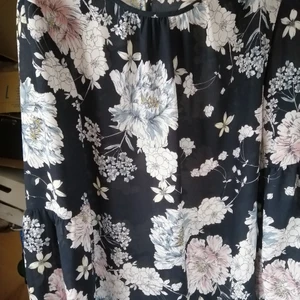 Blus av märket Stockholm  - Jätte söt snygg blus av märket Stockholm endast provad så i nyskick stl 34