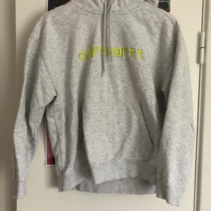 Carhartt hoodie - Köparen står för frakten🌟