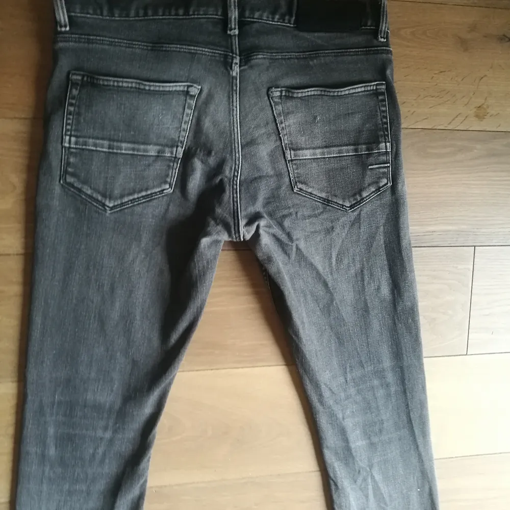 Very well condition, size W32 L31, width 42cm length 103cm. Stretch fit. Jeans & Byxor.