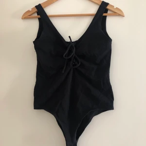 Body  - En body från Bikbok i storlek l men passar m 