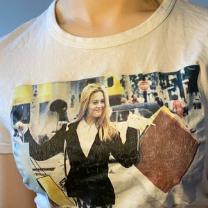 ZARA T-shirt - Clueless tryck - Använd som ni ser, hyfsat tajt form
