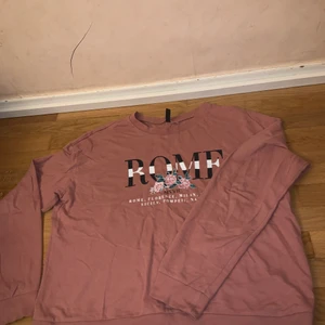 Oanvänd Tröja  - En oanvänd H’M tröja, är fortfarande helt ny!